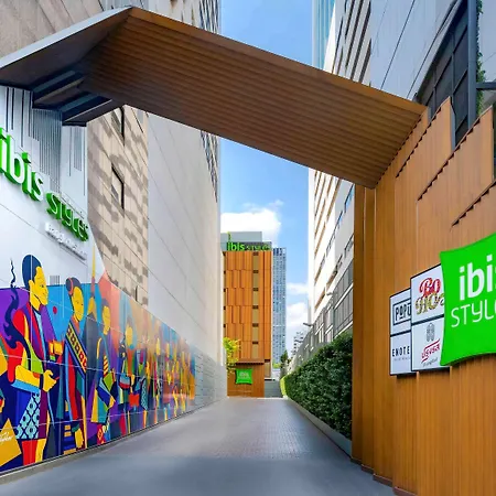 Hotel Ibis Styles Bangkok Silom